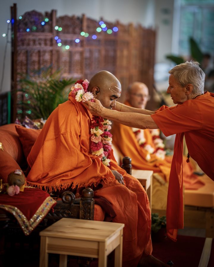2.15._strilky_gurupurnima.jpg