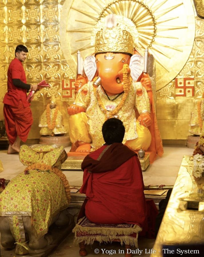 11.1. darshan at moti dungri ganesh ji temple wm