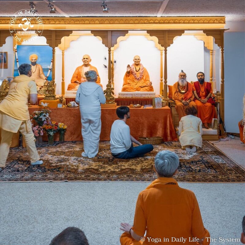 7.2. vishwaguruji mm s avatar puriji holy guruji ashram wm